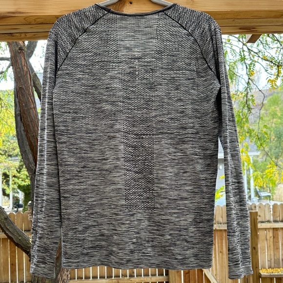 Nike DRI FIT Large Long Sleeve Running Workout Walking Shirt Top Reflective - Picture 8 of 15